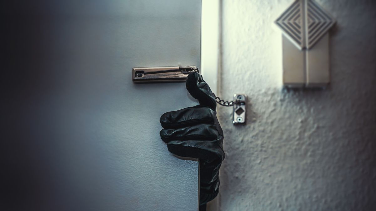 Por qué ponerle una cadena a la puerta no es una buena medida de seguridad