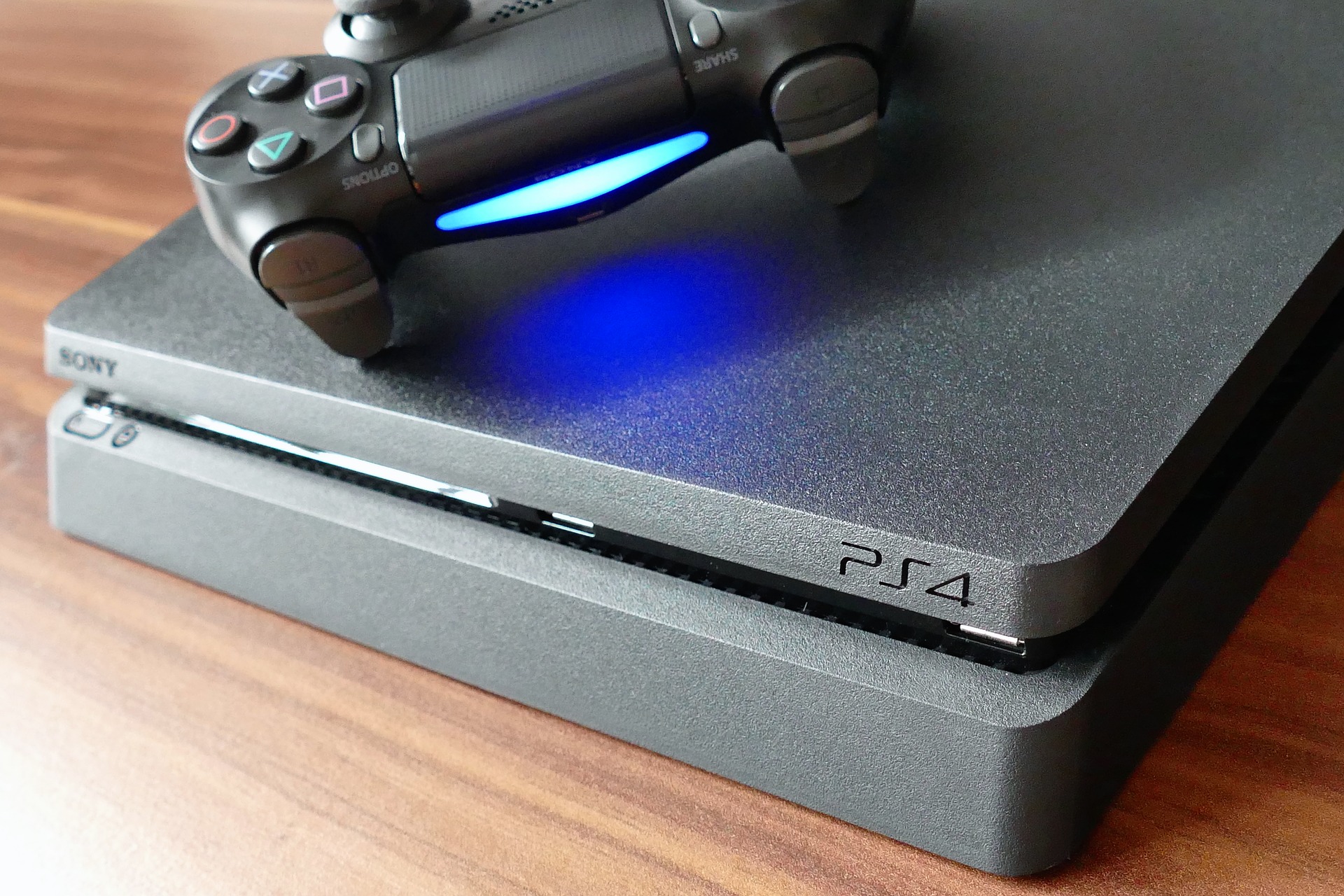 Más de 3.000 consolas PlayStation descubiertas en una incursión, modificadas para extraer criptomonedas