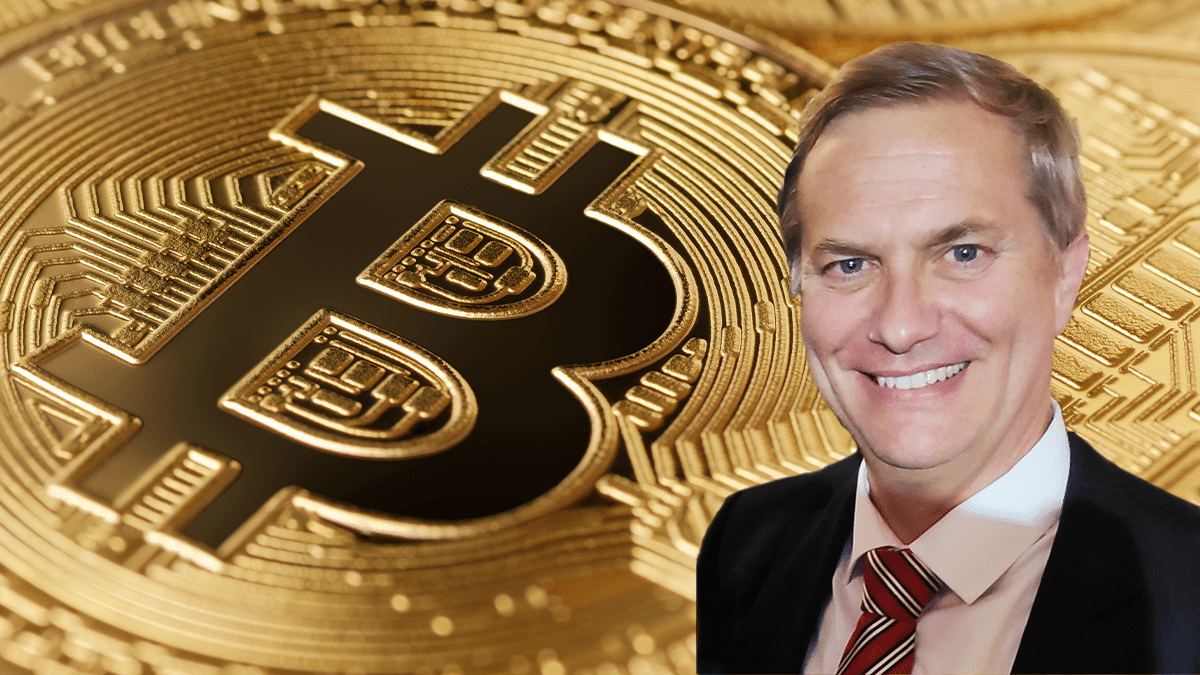 ¿Masificar bitcoin? Candidato presidencial indaga el interés de los chilenos