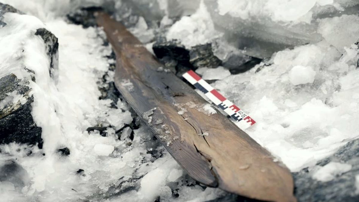 Unos esquíes prehistóricos hallados en Noruega