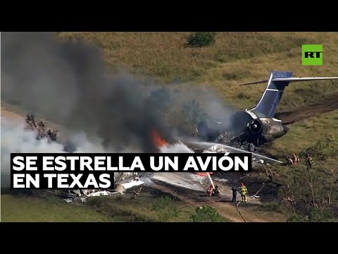 Se estrella y se incendia en Texas un avión con 21 personas a bordo y todas sobreviven