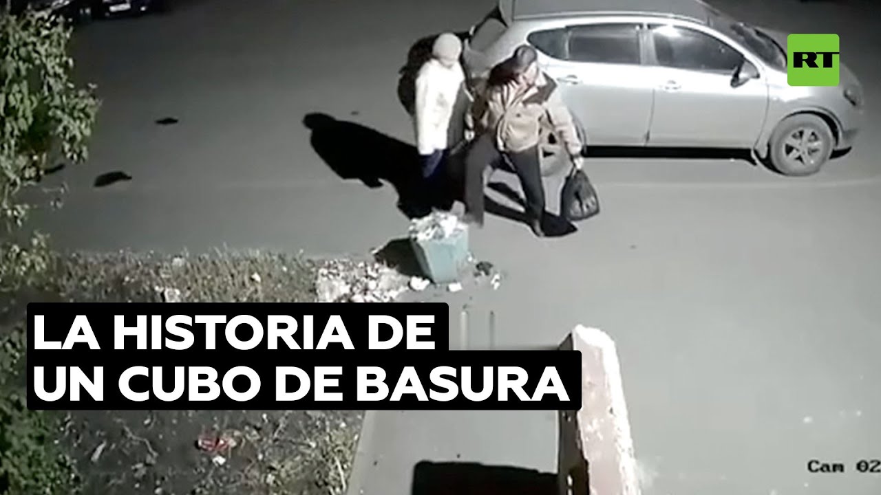 Un anciano vuelca un cubo de basura y la gamberrada es corregida por una chica @RT Play en Español