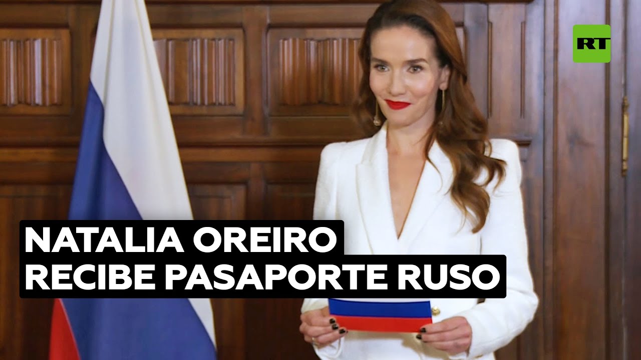 Natalia Oreiro recibe el pasaporte ruso en la Embajada de Rusia en Buenos Aires
