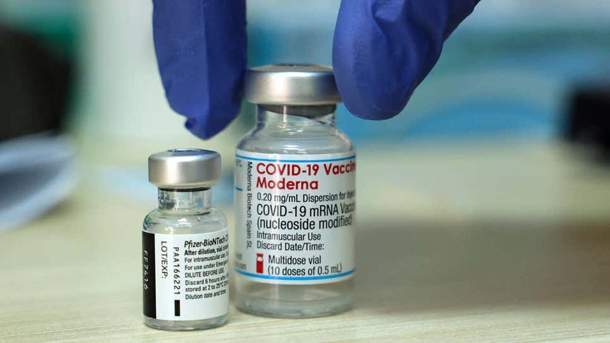 las vacunas serán menos efectivas contra ómicron
