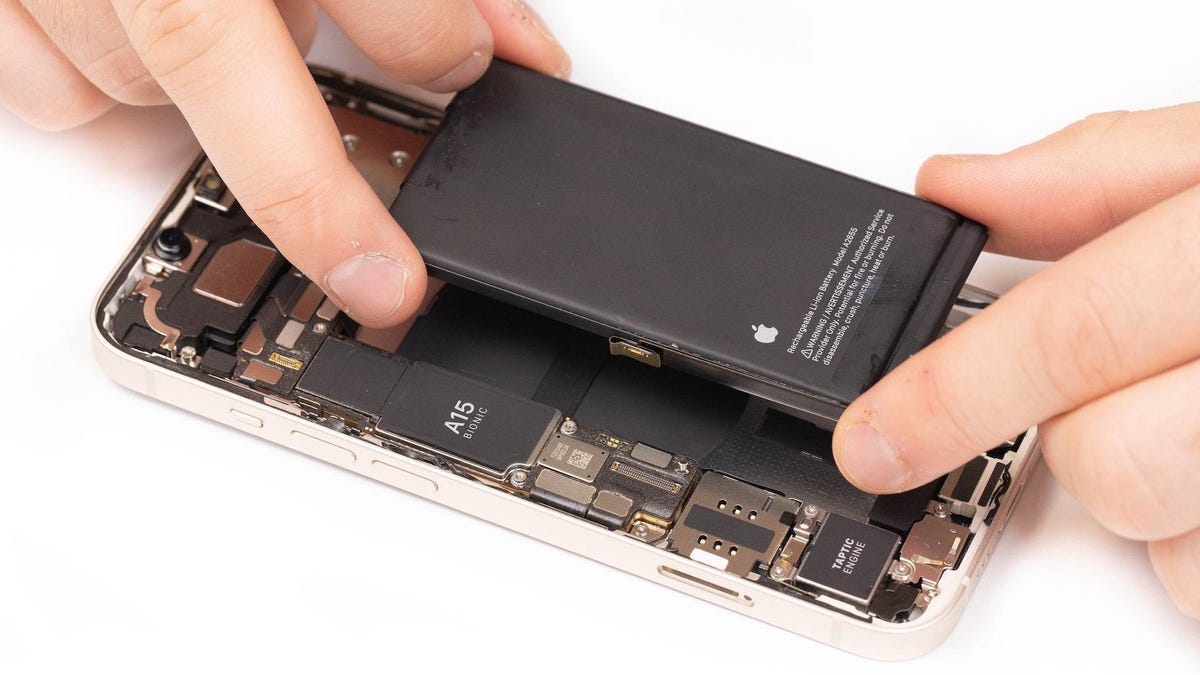 Apple venderá piezas de iPhone y herramientas para que los usuarios puedan repararlos por su cuenta