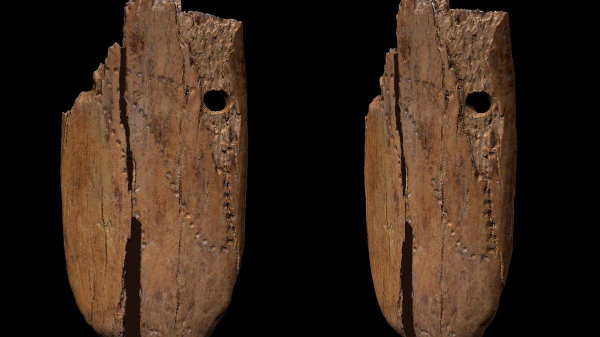 Este colgante hecho con marfil de mamut es la joya más antigua de Eurasia