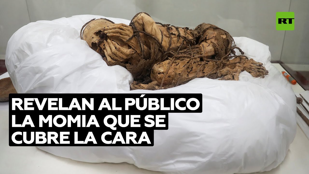 Arqueólogos peruanos mostraron al público la peculiar momia encontrada en el este de Lima