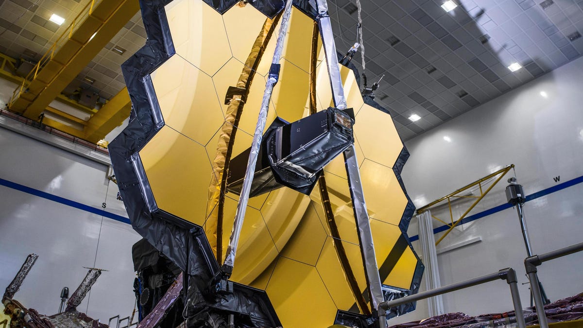 Se vuelve a retrasar el lanzamiento del telescopio espacial James Webb, esta vez por el tiempo