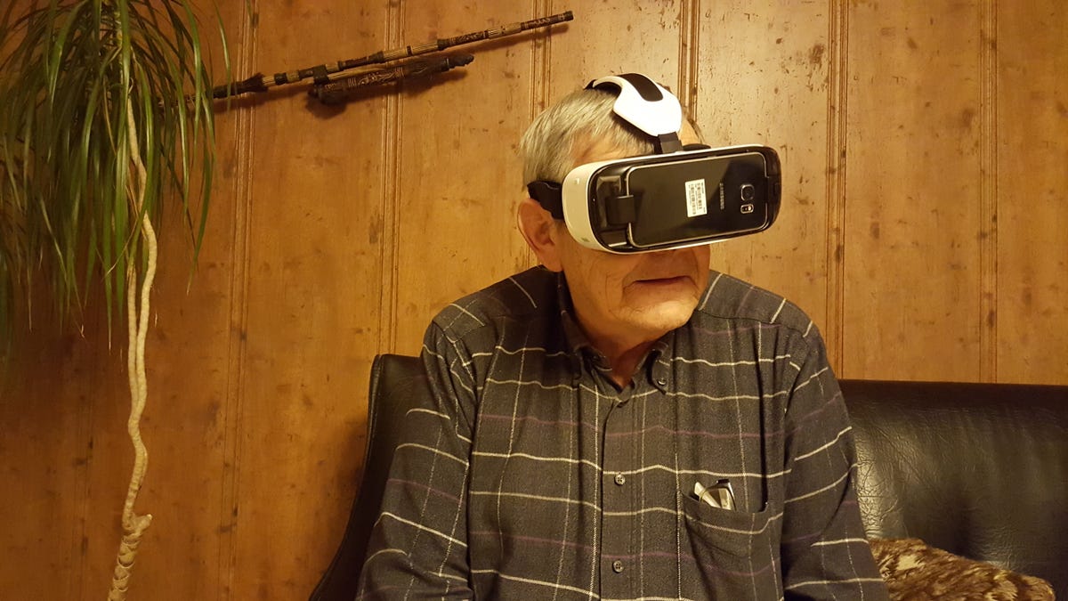 Corea del Sur usará cascos de realidad virtual para determinar si las personas mayores pueden conducir