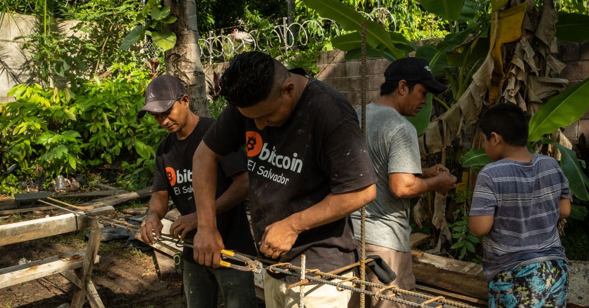 Detrás de escena del vínculo de Bitcoin de El Salvador con el hombre que lo diseñó