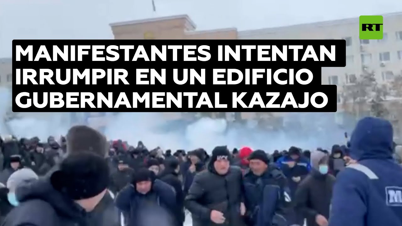 Manifestantes intentan asaltar un edificio gubernamental en Kazajistán