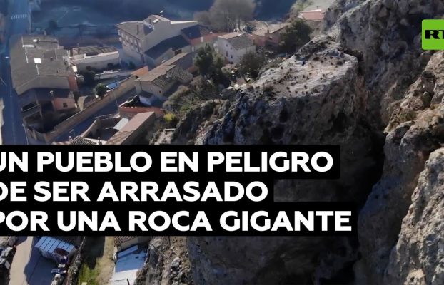 Una roca enorme podría arrasar una localidad de Cataluña @RT Play en Español