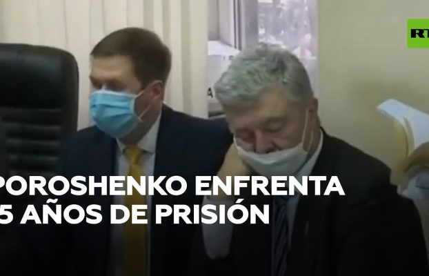 Piotr Poroshenko se queda dormido en el tribunal