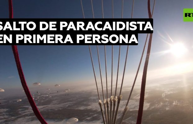 Salto de paracaidista ruso en primera persona @RT Play en Español