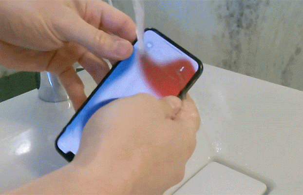 A subasta el primer iPhone a prueba de agua con puerto USB-C