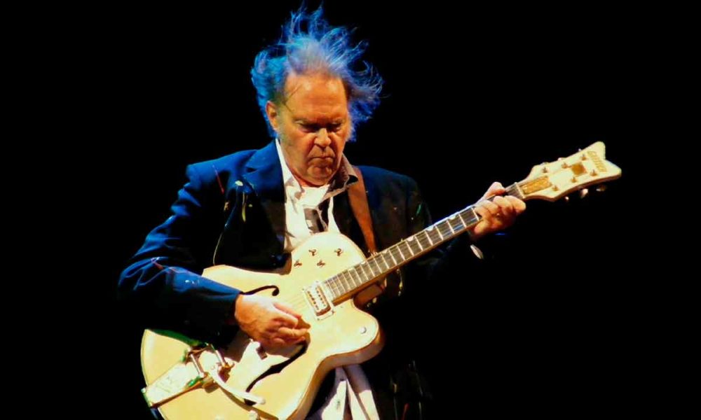 Neil Young plantea un ultimátum a Spotify
