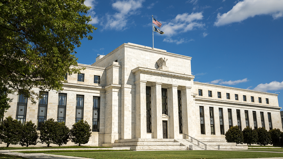 Reserva Federal pospone aumento en tasas de interés y precio de bitcoin tocó los USD 39.000