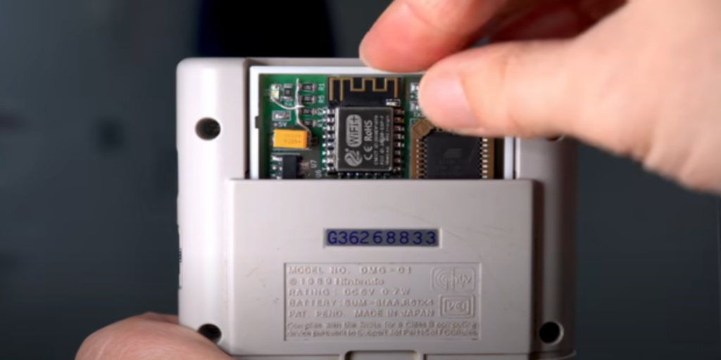 Así puedes conectar una Game Boy a Internet para consultar la Wikipedia o ver Star Wars
