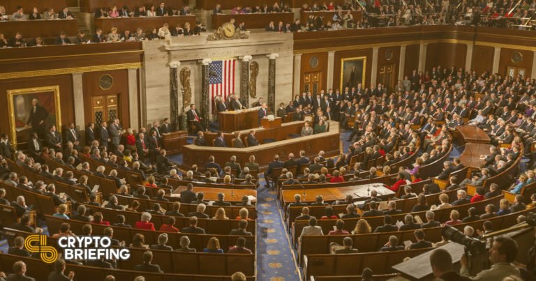 Miembros del Congreso presentan proyecto de ley «E-Cash»