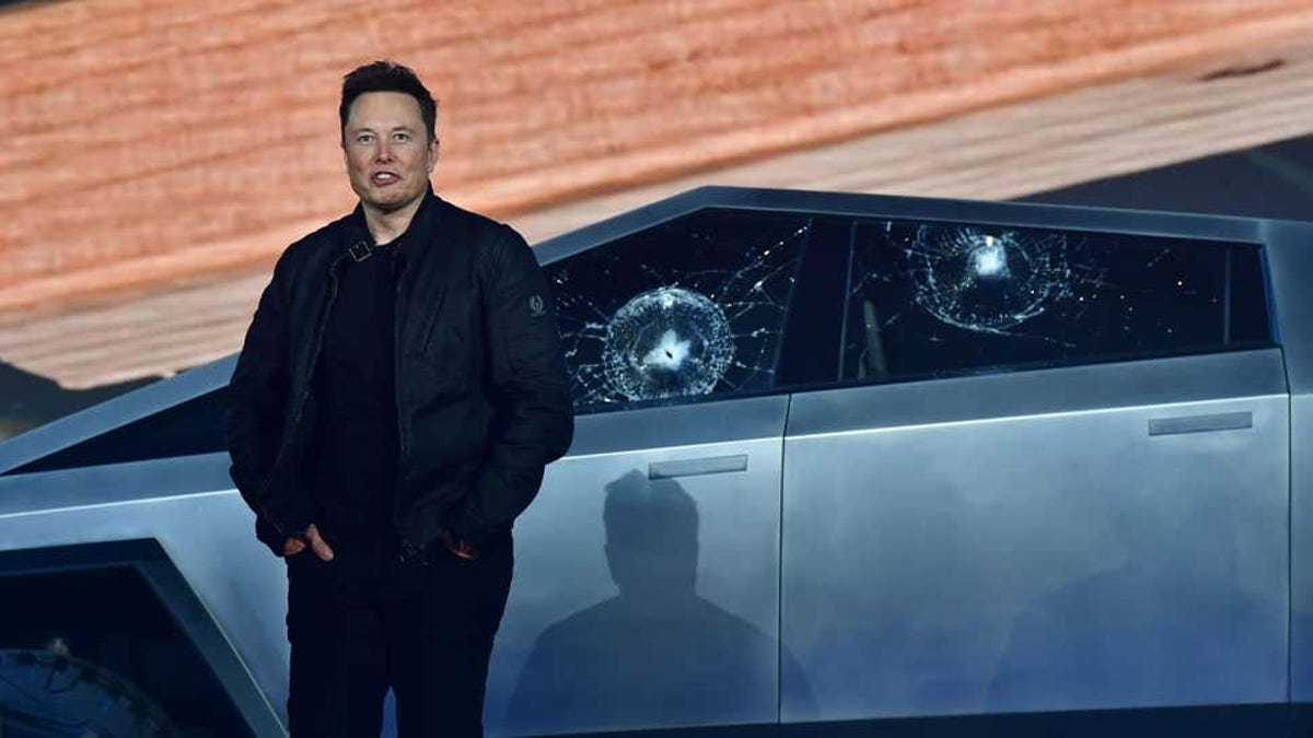 Elon Musk dice que Tesla tendrá taxis robot en 2 años. ¿Esta vez sí?