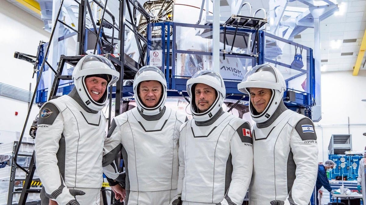 Cuatro millonarios viajan a la Estación Espacial Internacional: síguelo en directo