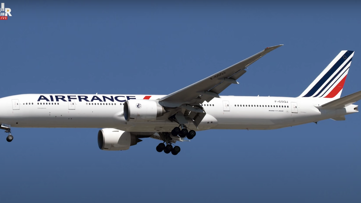 Un piloto pierde el control de su Boeing 777 a 500 metros del aeropuerto de París