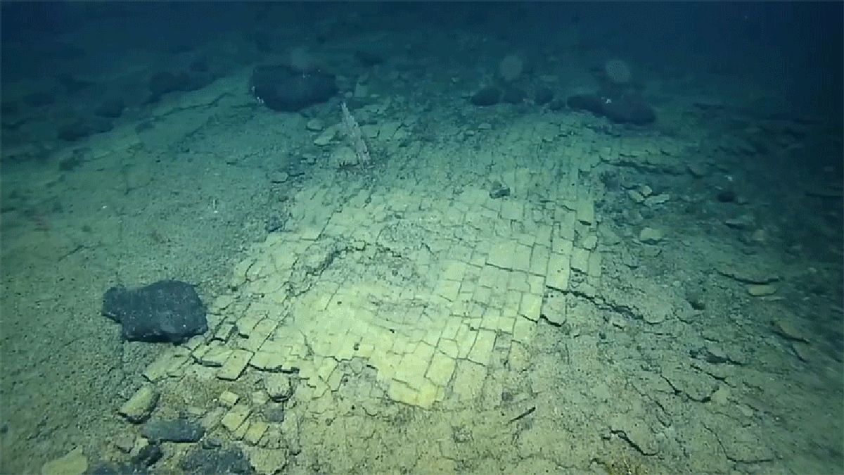 El ‘camino de ladrillos’ descubierto en el fondo marino no lleva a la Atlántida