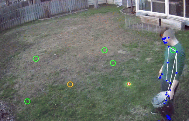Un hombre crea un robot que señala con láser dónde están las cacas de perro del jardín