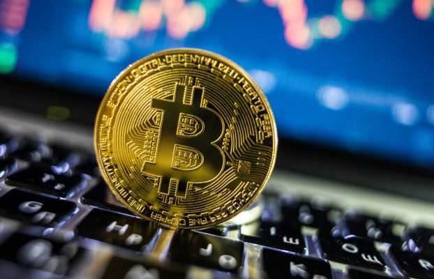 Los comerciantes de Perp permanecen en silencio mientras Bitcoin lucha por mantener $ 30,000