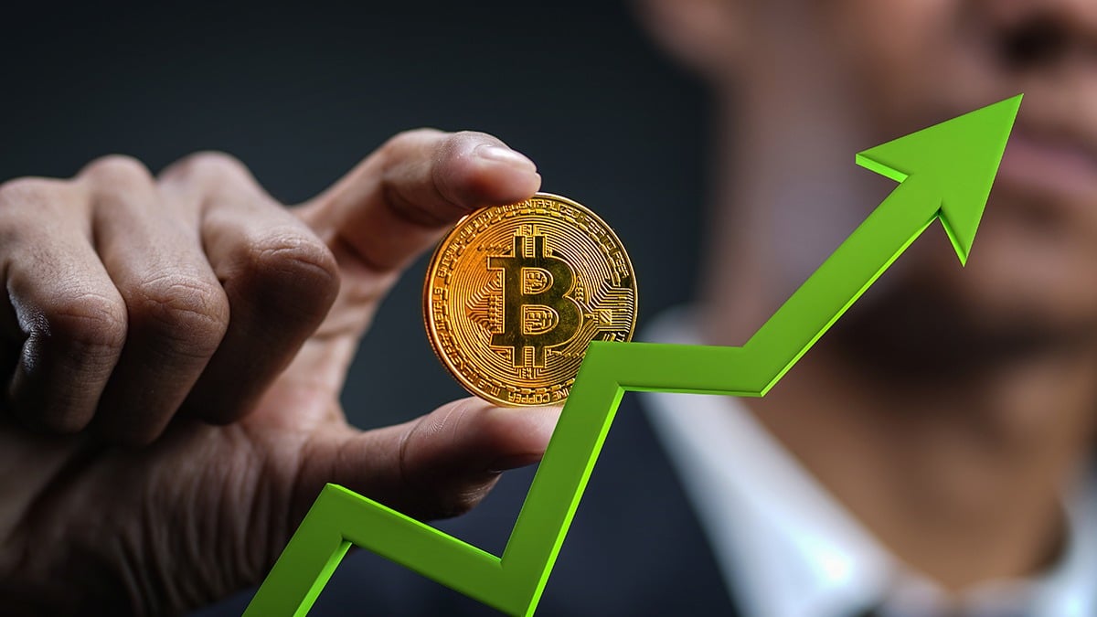 Bitcoin continuará superando en ganancias a los activos tradicionales, dice Bloomberg