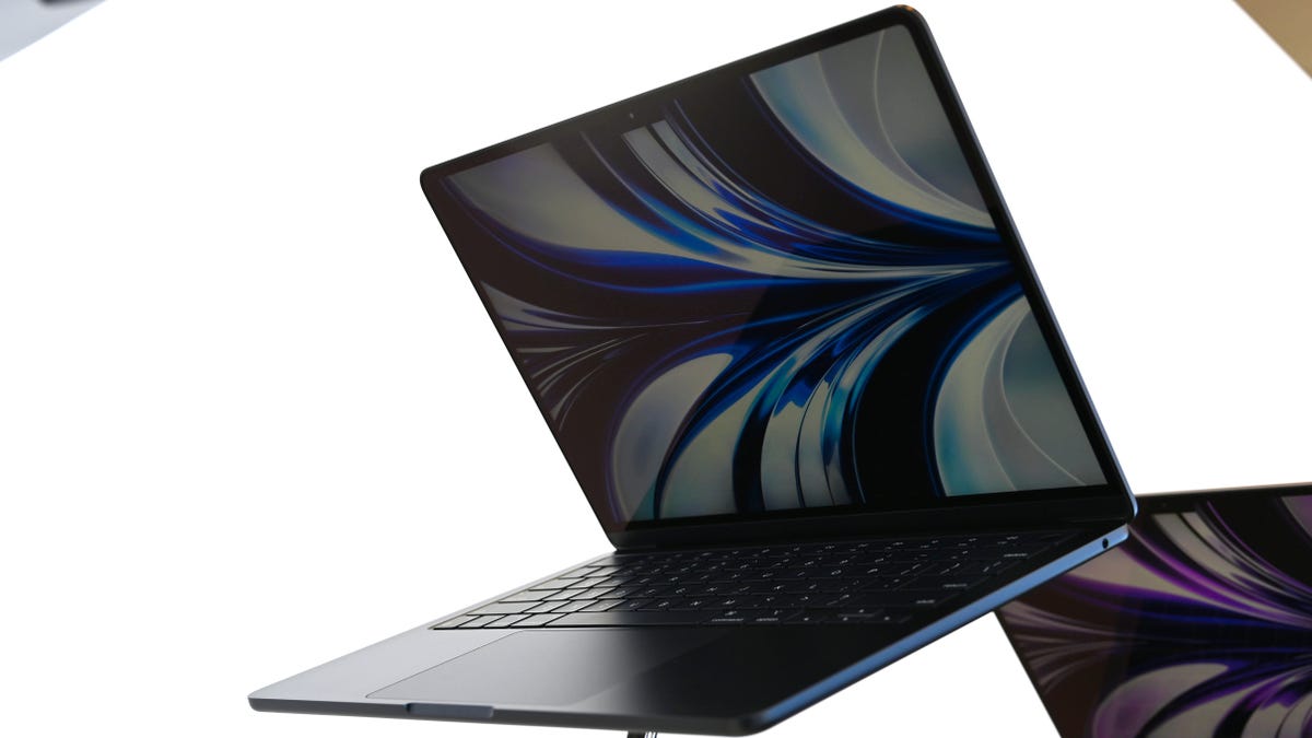 Apple lanzará un MacBook Air de 15 pulgadas y otro portátil de 12