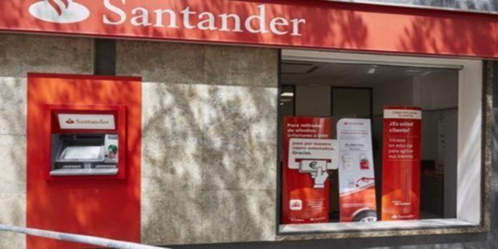 Alertan sobre un nuevo SMS en el que suplantan al Banco Santander y utilizan a Amazon para robarte