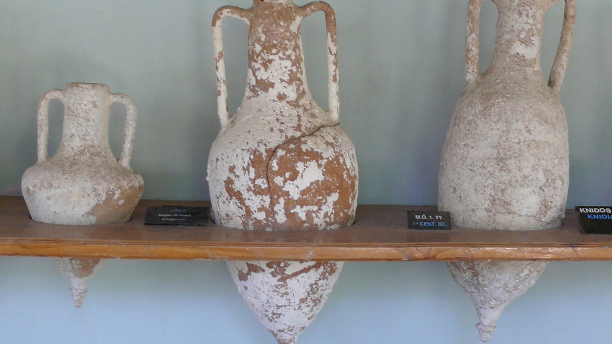 Unos frascos en el océano revelan los secretos del vino romano