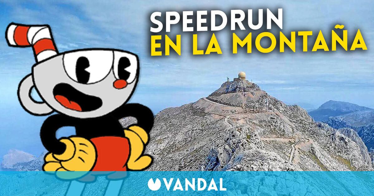 Un jugador realiza un speedrun de Cuphead mientras escala una montaña