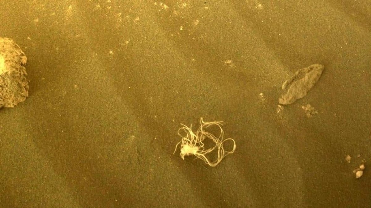 el rover Perseverance de la NASA detecta un objeto que parece de origen humano