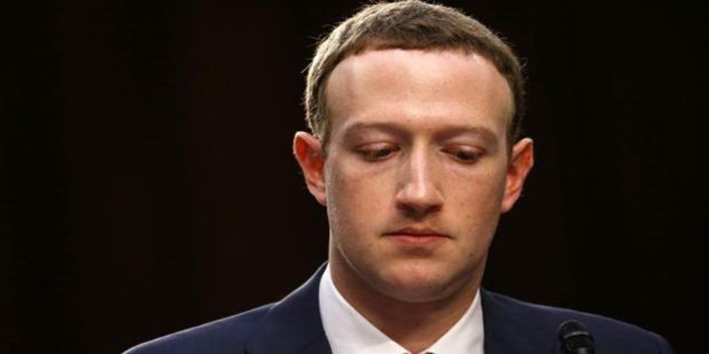 Zuckerberg alerta a sus trabajadores de que Facebook se encuentra ante la peor crisis de su historia