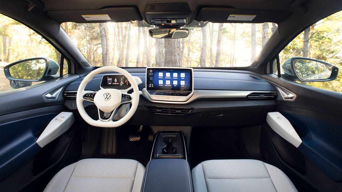 Los botones son más seguros que las pantallas táctiles en los autos