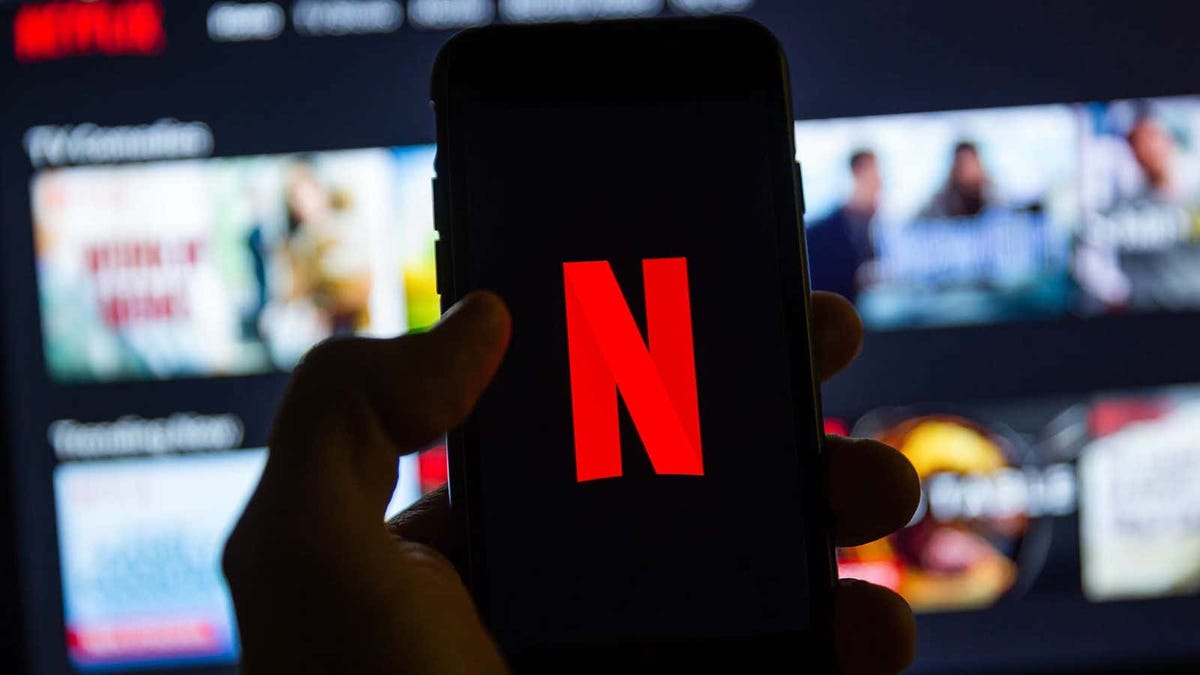 Plan más barato con publicidad de Netflix perdería descargas de series