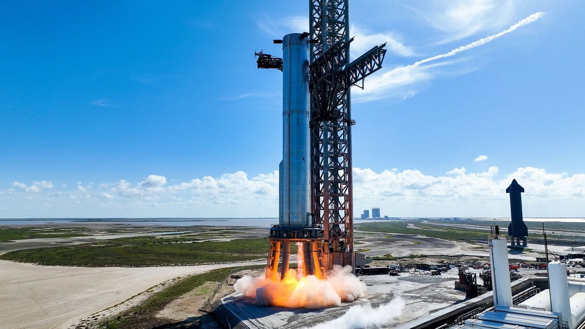 SpaceX realiza con éxito una prueba de fuego estático de Starship (sin explotar)
