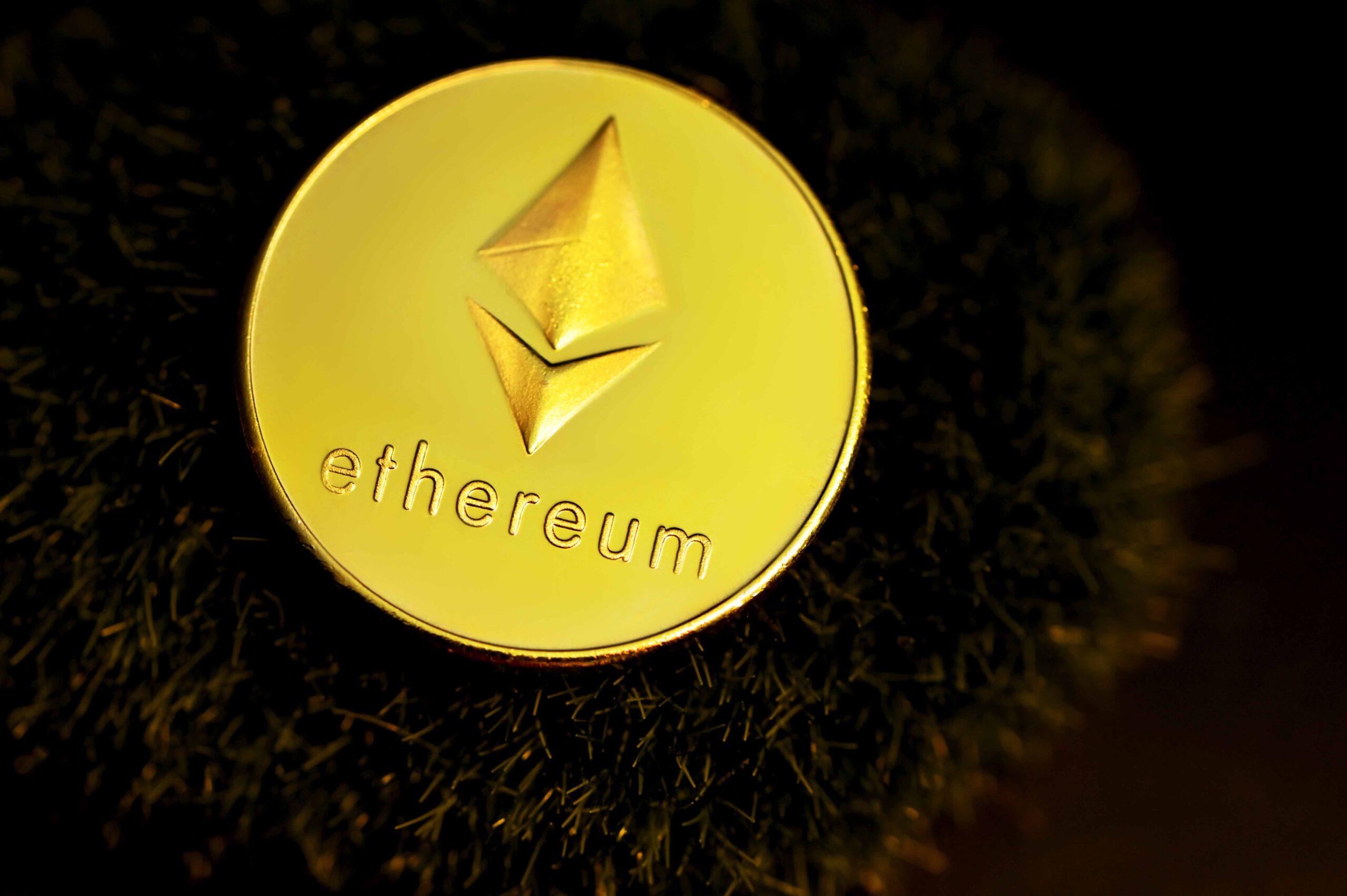 El mercado de Ethereum observa una acumulación de apalancamiento a medida que ETH rompe $ 2k