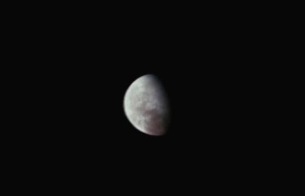 Juno se prepara para sobrevolar Europa, la helada luna de Júpiter