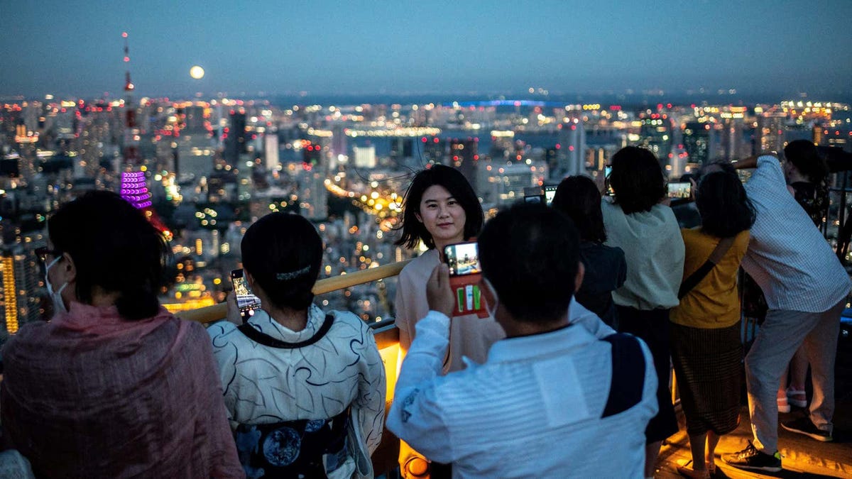 Japón reabrirá a los turistas a pesar de los casos de covid-19