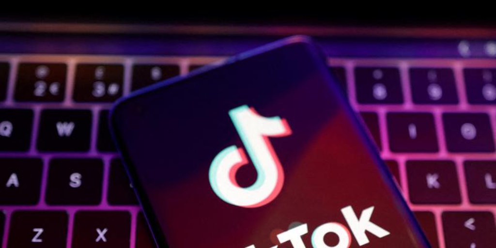 Cómo TikTok discrimina a sus usuarios corrientes para favorecer a los grandes creadores