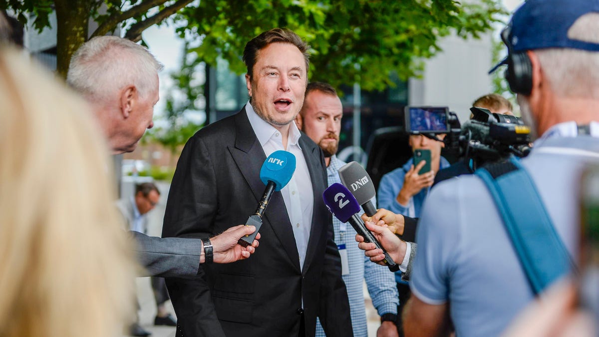 SpaceX dejará de pagar Starlink en Ucrania después de que un embajador le dijera a Elon Musk que se vaya a la mierda
