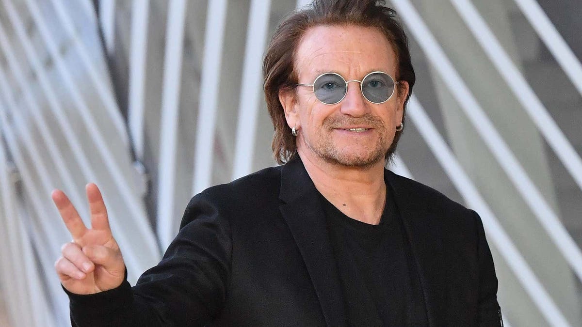 Bono pide perdón por el disco de U2 que se incluía en iPhone