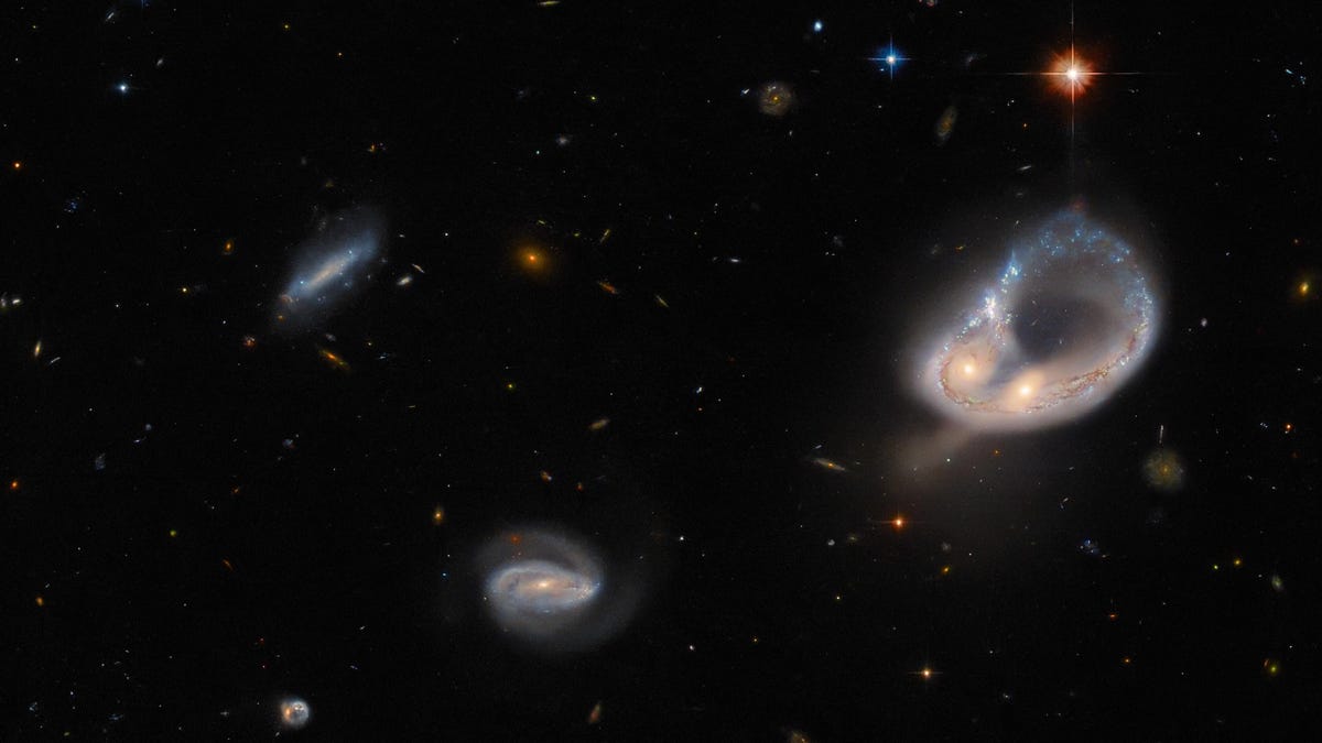 El telescopio Hubble captura una rara colisión entre galaxias