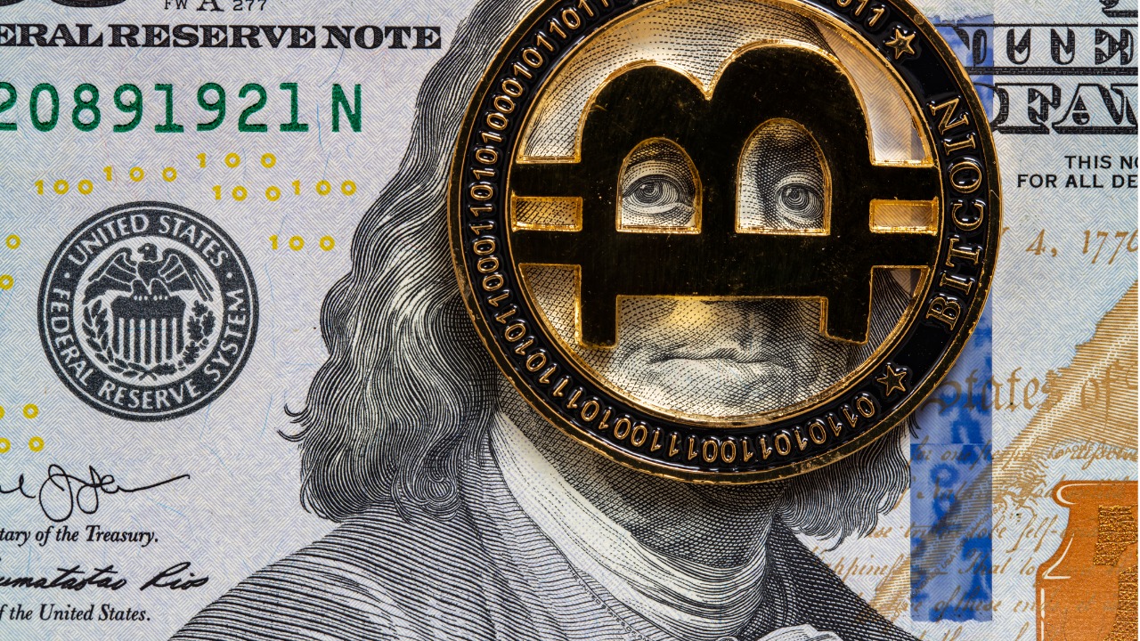 Bitcoin y el dólar alcanzan puntos de inflexión inversa
