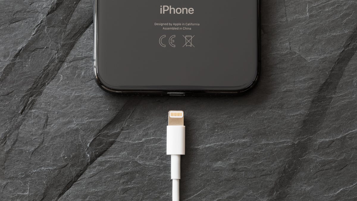 El iPhone 15 vendrá con puerto USB-C, pero USB 2.0 en vez de 3