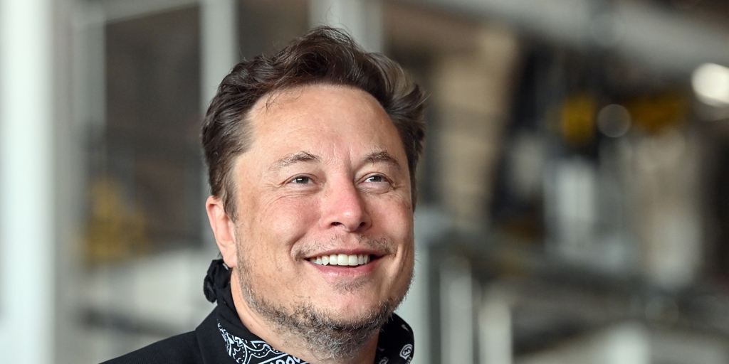 Elon Musk despide a un ingeniero de Twitter con un tuit público por llevarle la contraria