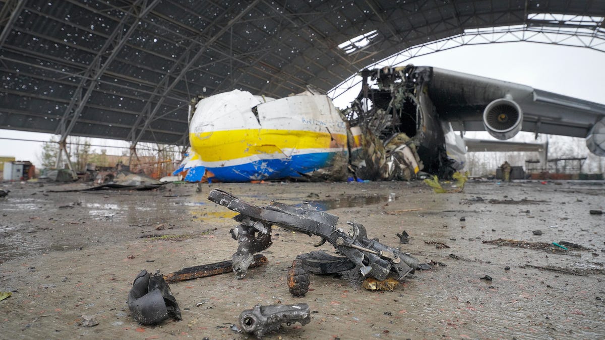 Ucrania reconstruirá el Antonov An-225 con piezas del avión destruido por Rusia